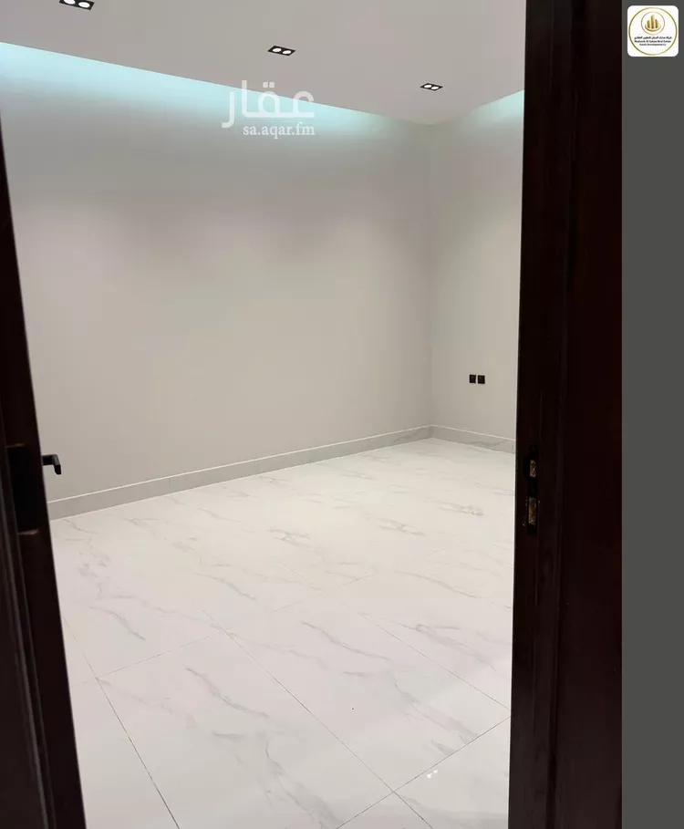 Floor for Sale in Riyadh An Nadhim 14