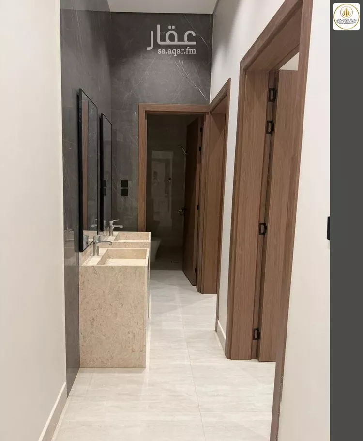 Floor for Sale in Riyadh Ar Rimal 14