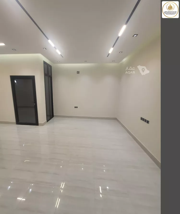 فيلا للبيع في شارع طريق بورسعيد, حي طيبة, مدينة الرياض, منطقة الرياض صورة 3