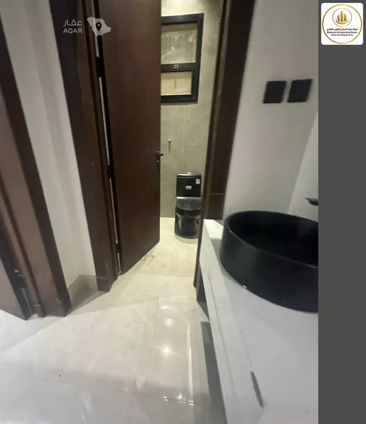 Floor for Sale in Riyadh Ash Sharq 5