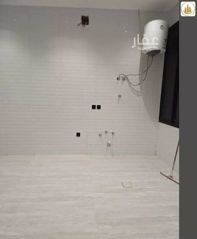 Floor for Sale in Riyadh Al Janadriyah 11