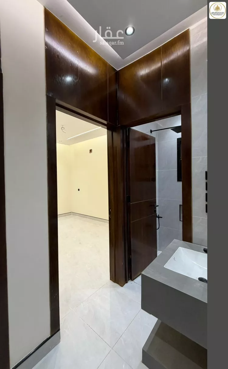 Floor for Sale in Riyadh Al Janadriyah 6