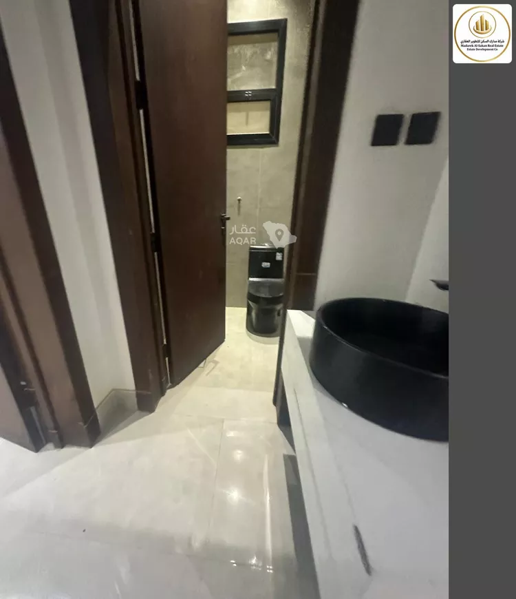 Floor for Sale in Riyadh Ash Sharq 5