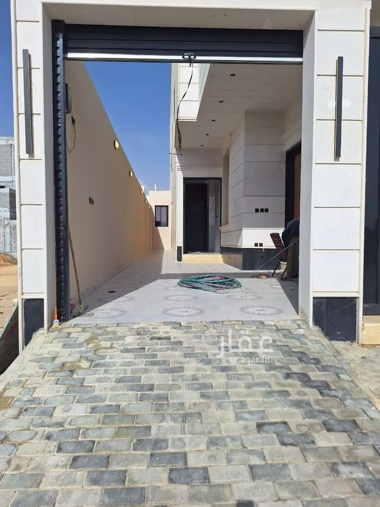 Floor for Sale in Riyadh An Nadhim 16
