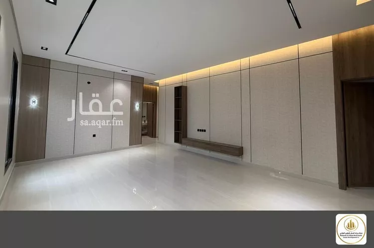 Floor for Sale in Riyadh Al Janadriyah 11