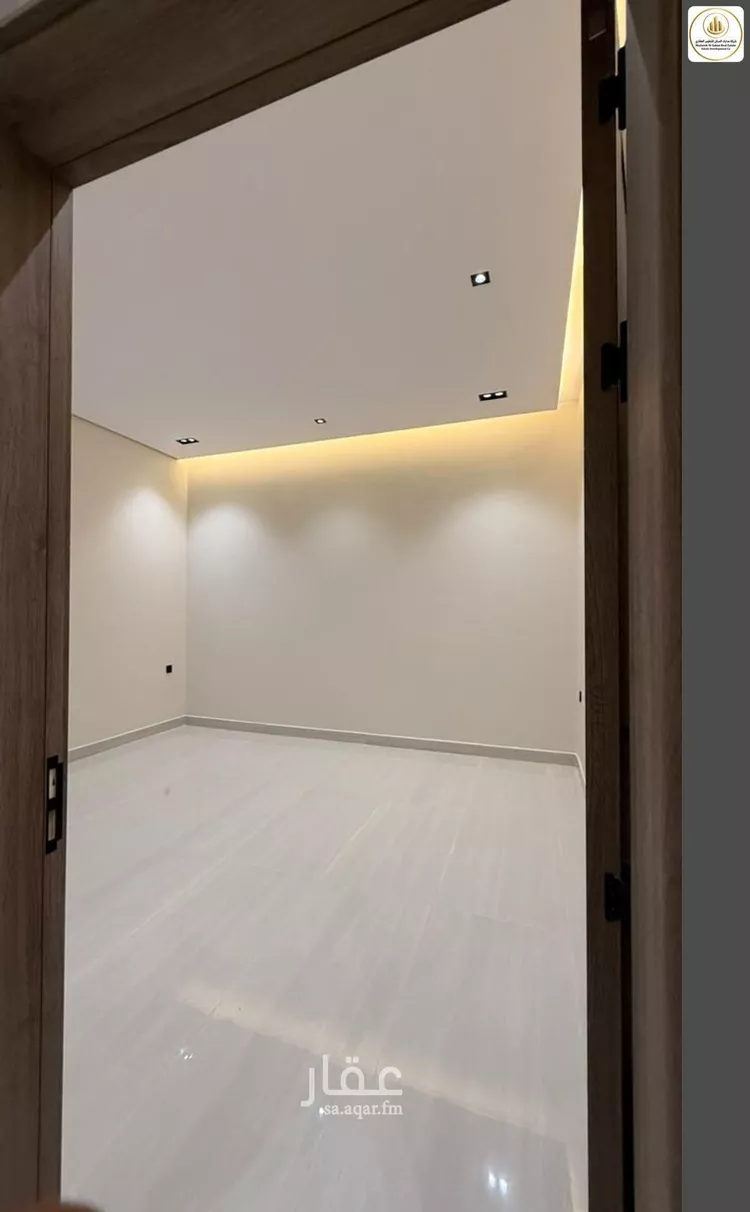 Floor for Sale in Riyadh Al Janadriyah 15
