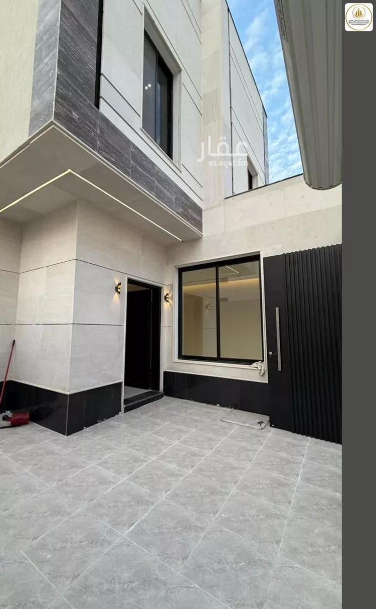 Floor for Sale in Riyadh Al Janadriyah 18