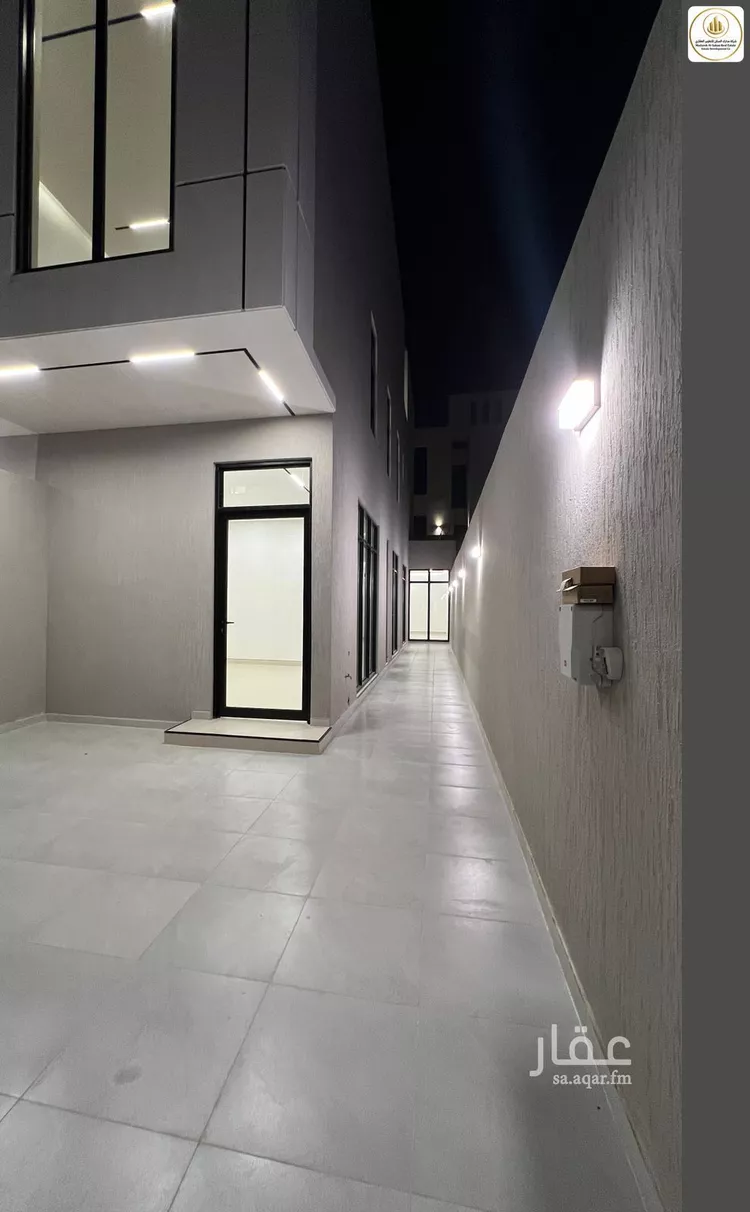 Floor for Sale in Riyadh Ar Rimal 29