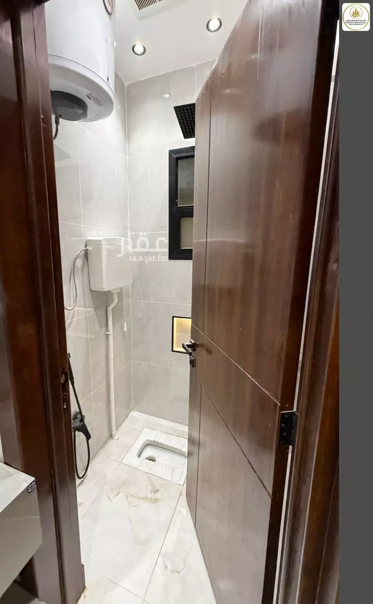 Floor for Sale in Riyadh Al Janadriyah 19