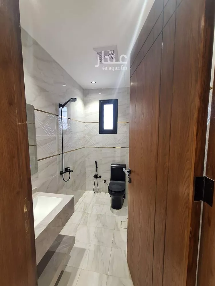 Floor for Sale in Riyadh An Nadhim 16