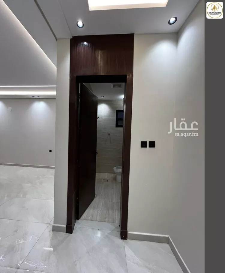 Floor for Sale in Riyadh Al Maizilah 6