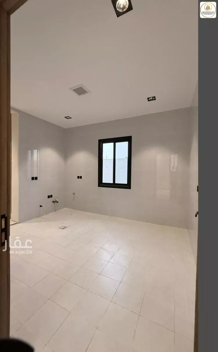 Floor for Sale in Riyadh Al Janadriyah 20