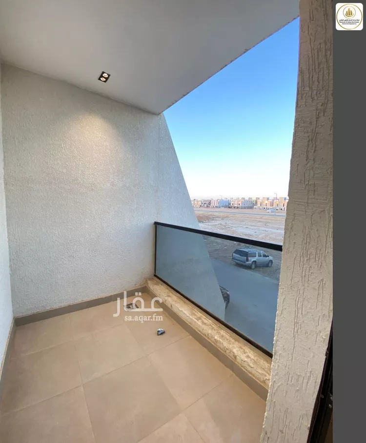 Floor for Sale in Riyadh Al Janadriyah 10