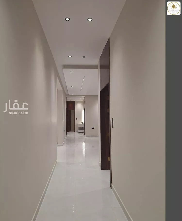 Floor for Sale in Riyadh Al Janadriyah 11