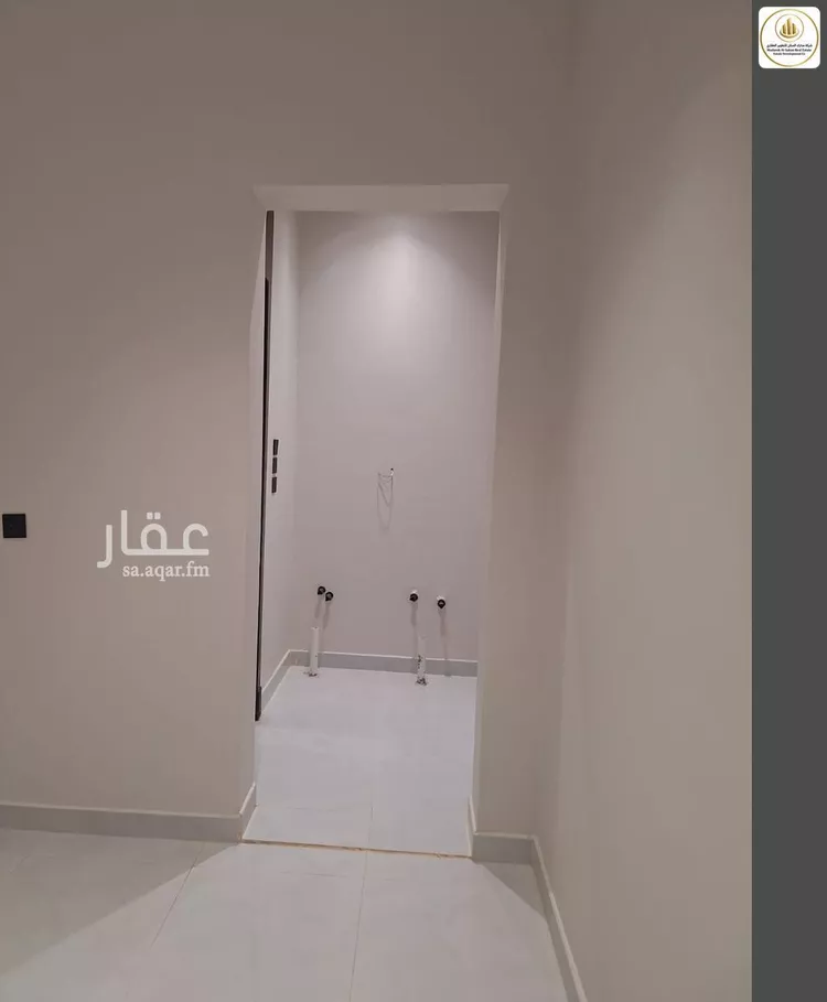 Floor for Sale in Riyadh Al Janadriyah 17
