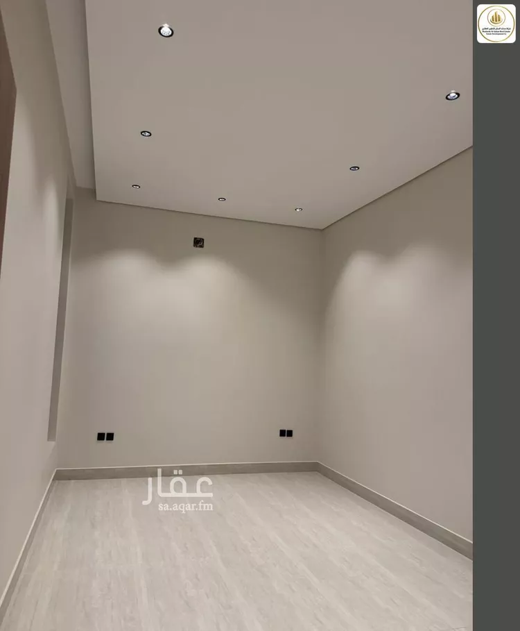 Floor for Sale in Riyadh Ar Rimal 15