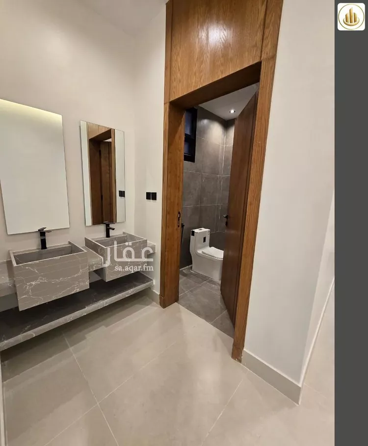 Floor for Sale in Riyadh Al Janadriyah 12