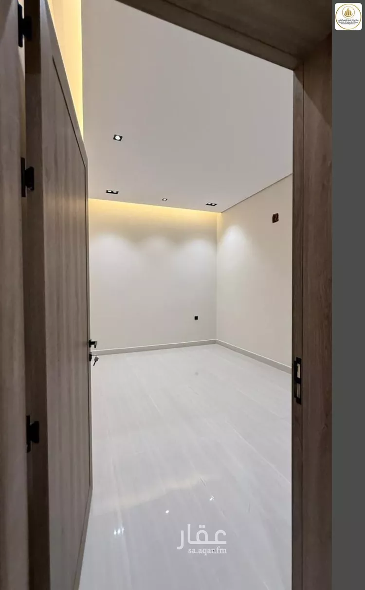 Floor for Sale in Riyadh Al Janadriyah 19