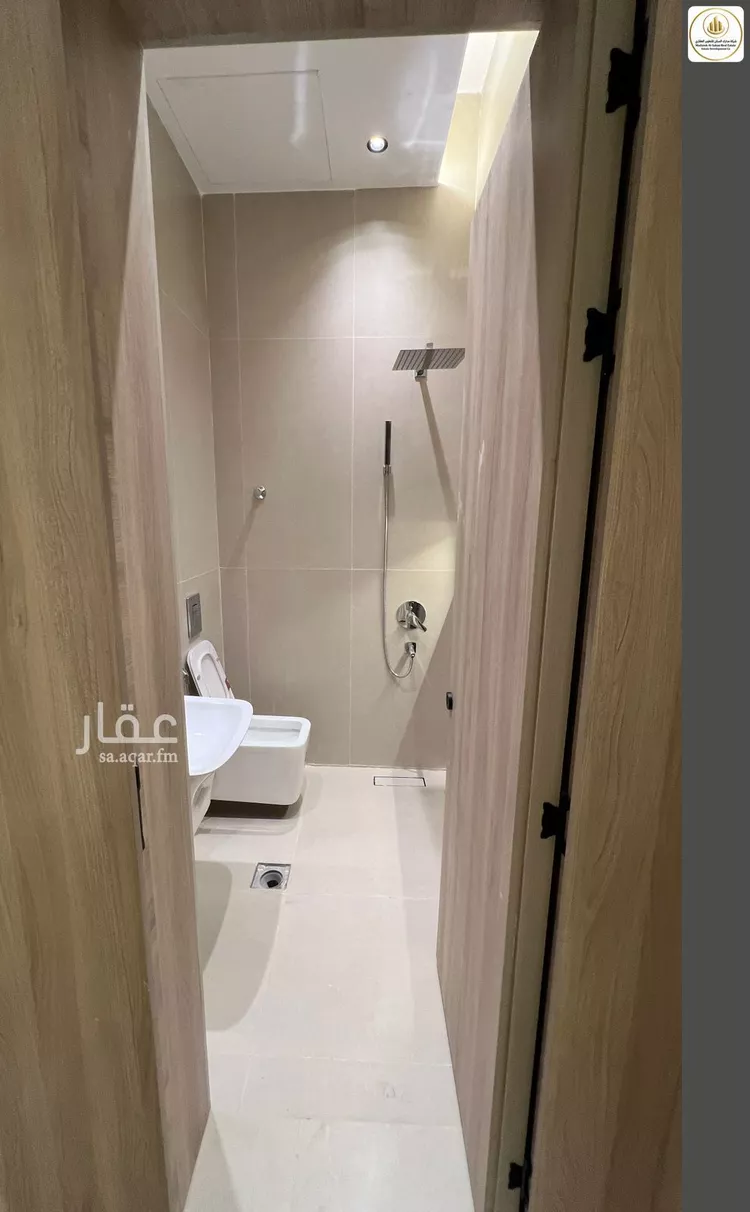 Floor for Sale in Riyadh Ar Rimal 9