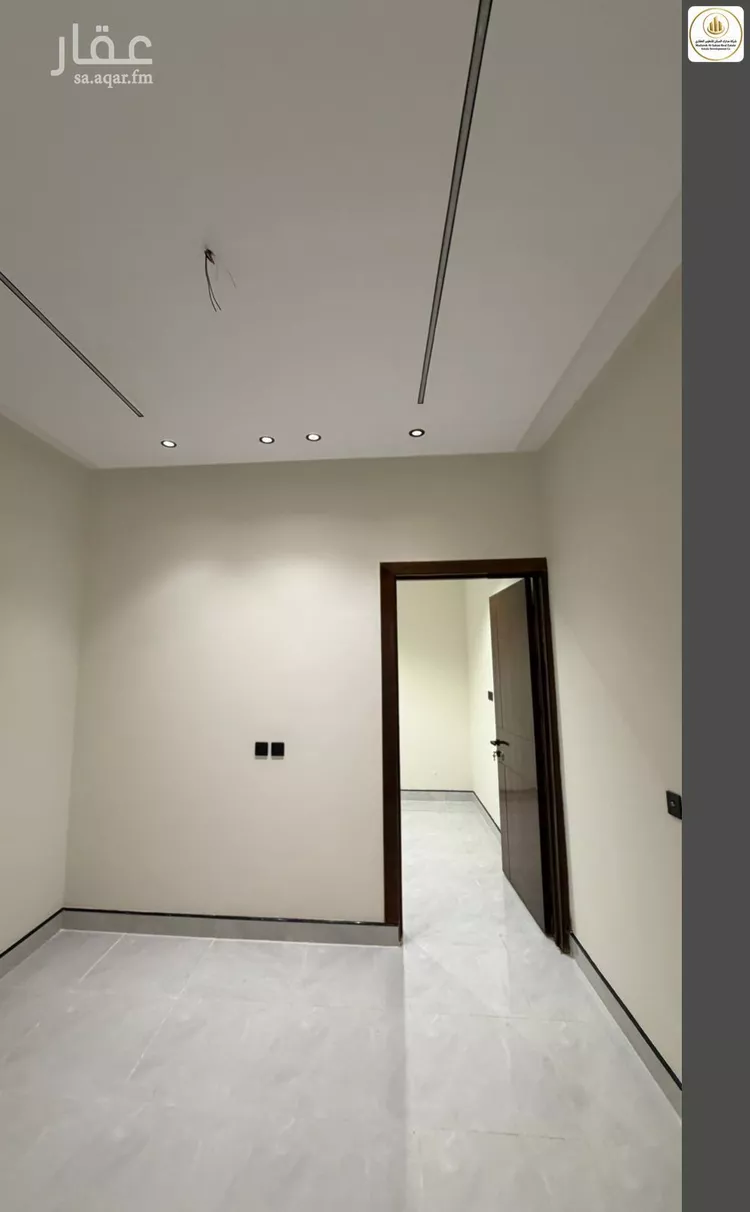 Floor for Sale in Riyadh Al Janadriyah 24