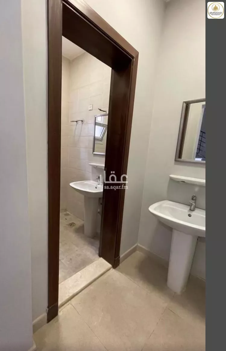 فيلا للبيع في شارع احمد بن صالح منصور, حي الجنادرية, مدينة الرياض, منطقة الرياض 19