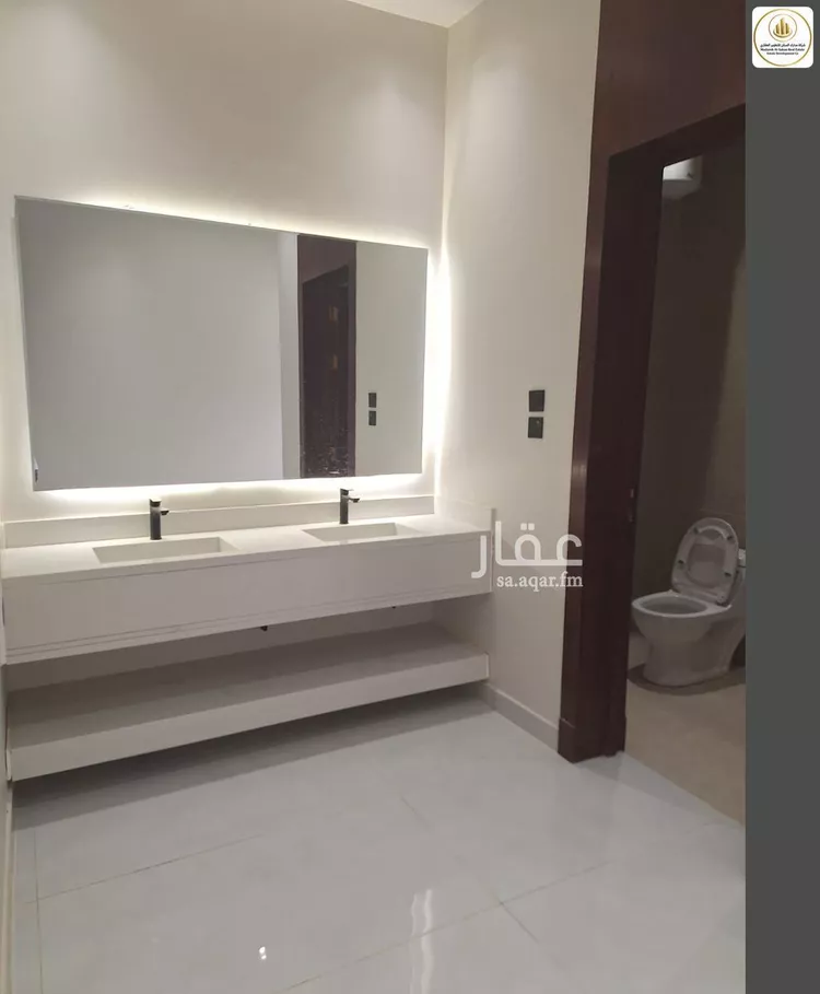 Floor for Sale in Riyadh Al Janadriyah 7