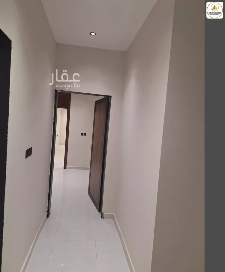 Floor for Sale in Riyadh Al Janadriyah 16