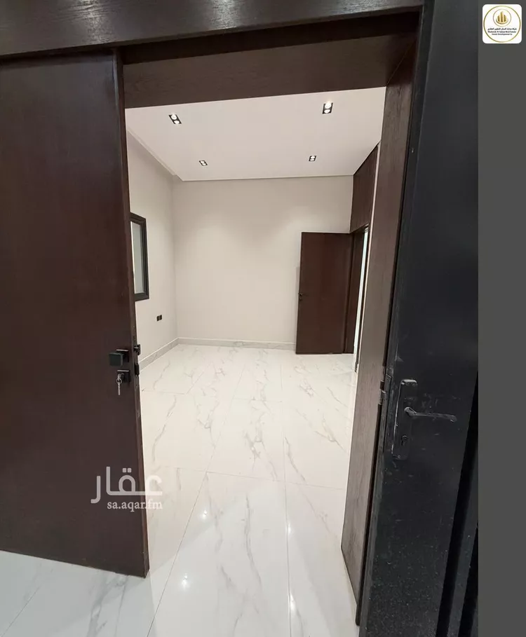 دور للبيع في شارع النخل, حي النظيم, مدينة الرياض, منطقة الرياض صورة 4