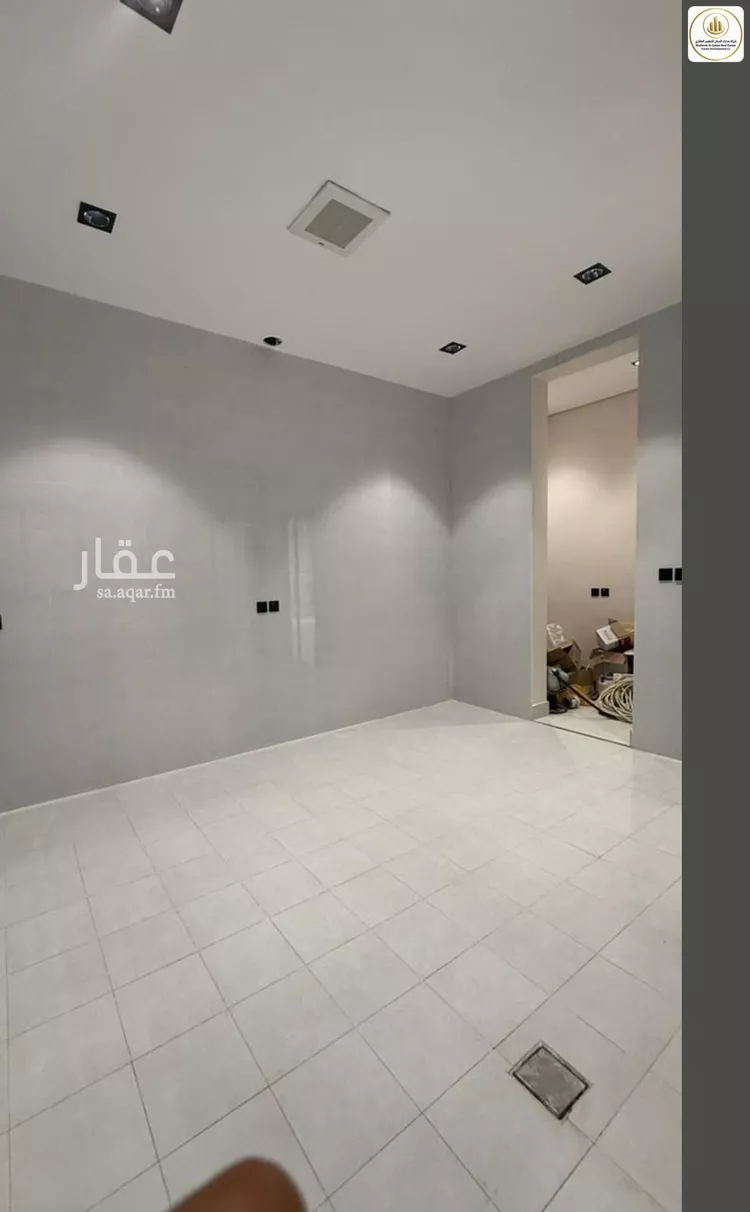 Floor for Sale in Riyadh Al Janadriyah 6
