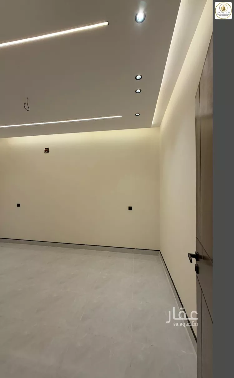 Floor for Sale in Riyadh Al Janadriyah 7