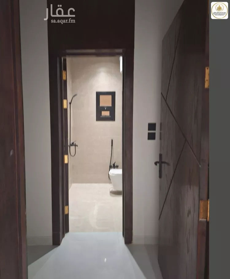 Floor for Sale in Riyadh Al Janadriyah 14