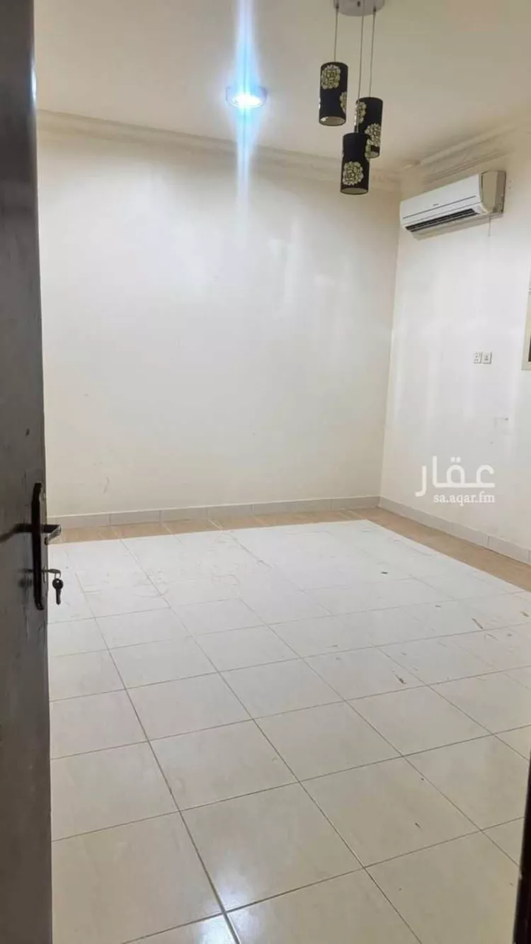 فيلا للإيجار في شارع كعب بن سعد, حي الأخضر, مدينة بريدة, منطقة القصيم صورة 4