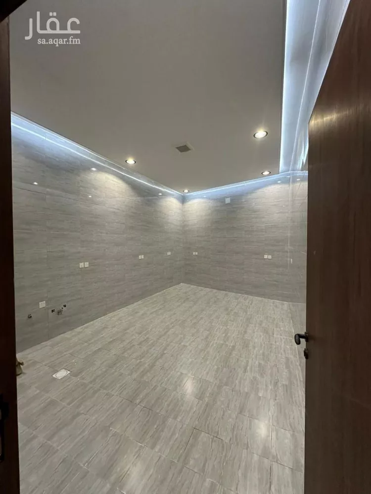 فيلا للبيع في شارع تقي الدين السنجاري, حي طيبة, مدينة الرياض, منطقة الرياض صورة 2