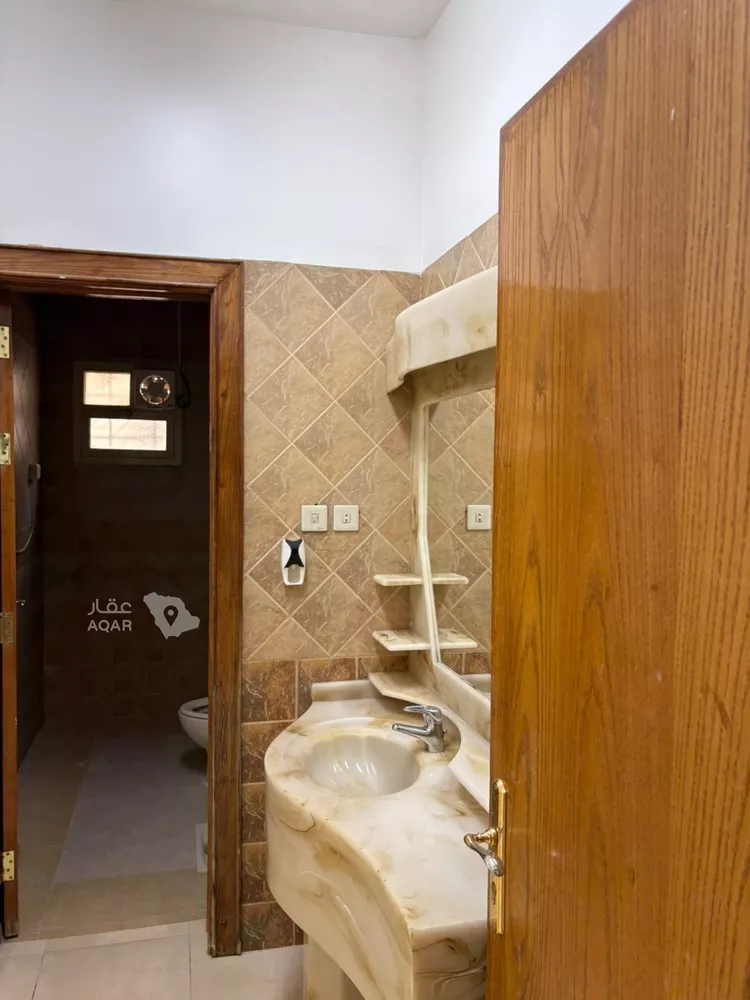Floor for Rent in Riyadh Al Aqiq 19