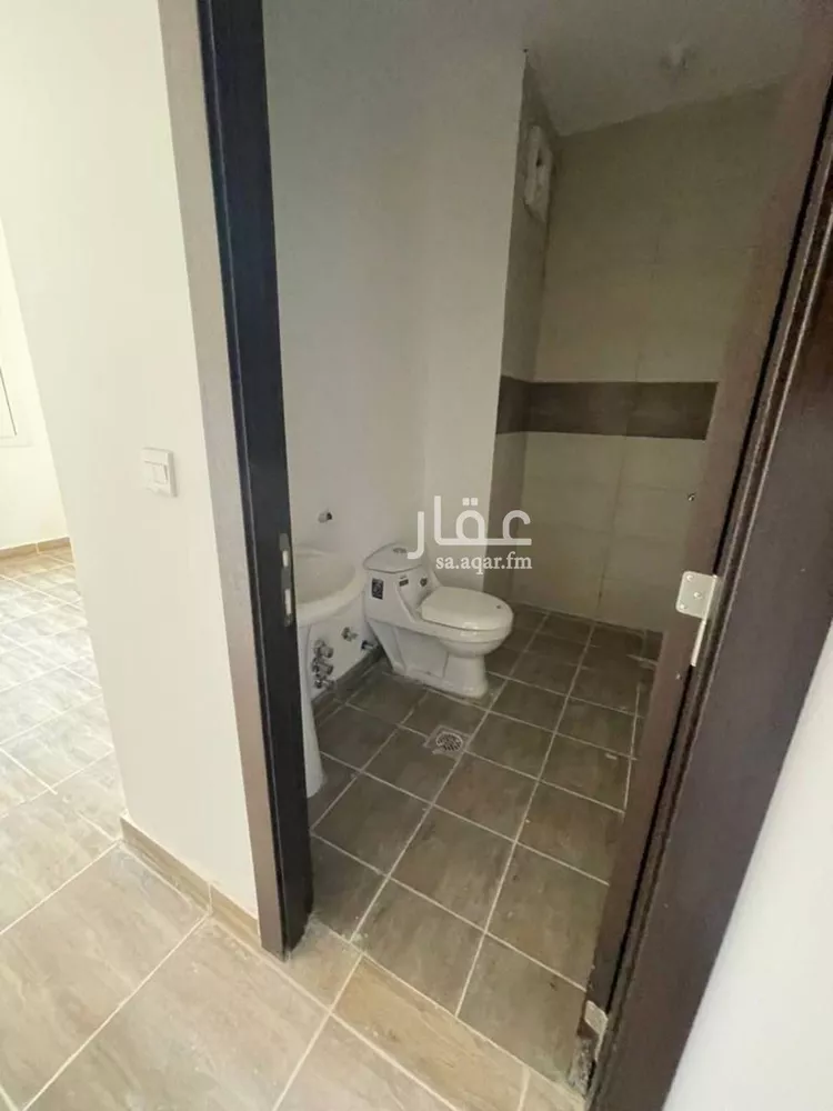 فيلا للبيع في شارع البرهان بن أيوب, حي مطار الملك خالد الدولي, مدينة الرياض, منطقة الرياض صورة 2