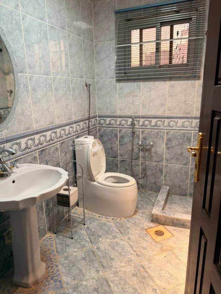 Floor for Rent in Riyadh Ar Rawdah 4