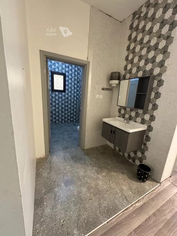 Floor for Rent in Riyadh Al Khaleej