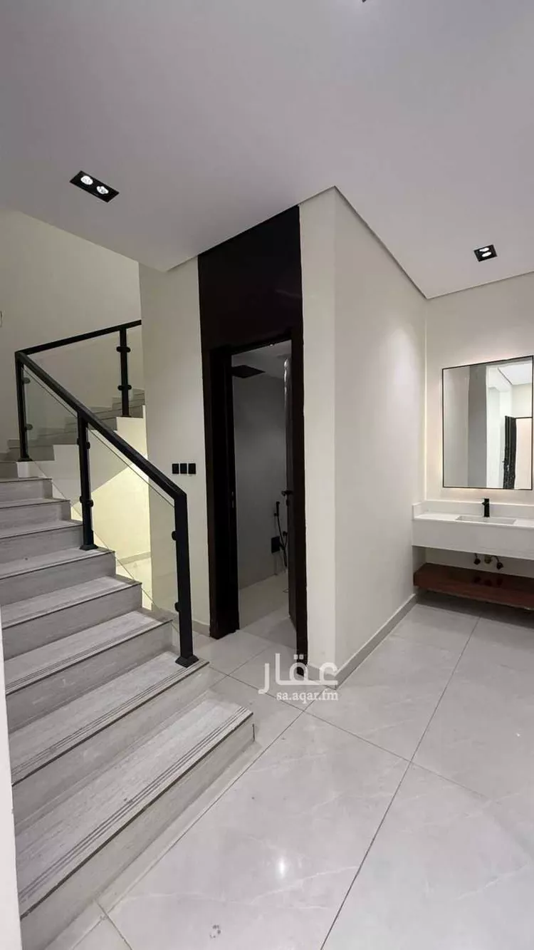 فيلا للبيع في شارع الريحانية, حي بدر, مدينة الرياض, منطقة الرياض