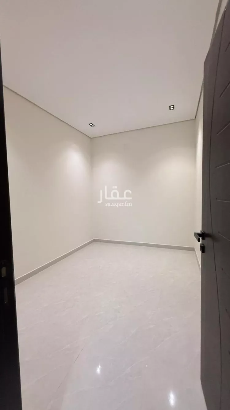 فيلا للبيع في شارع الريحانية, حي بدر, مدينة الرياض, منطقة الرياض صورة 3