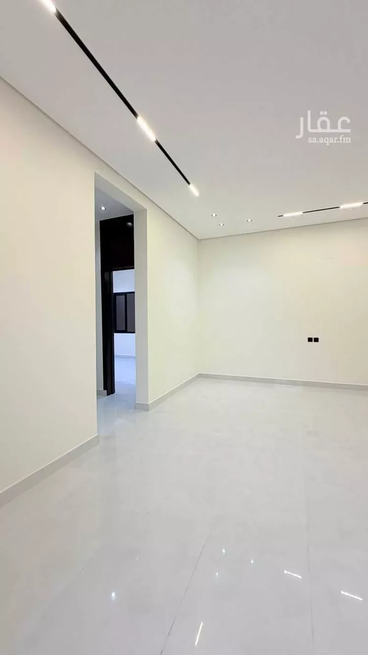 دور للبيع في شارع ابن أمامة, حي العزيزية, مدينة الرياض, منطقة الرياض صورة 3