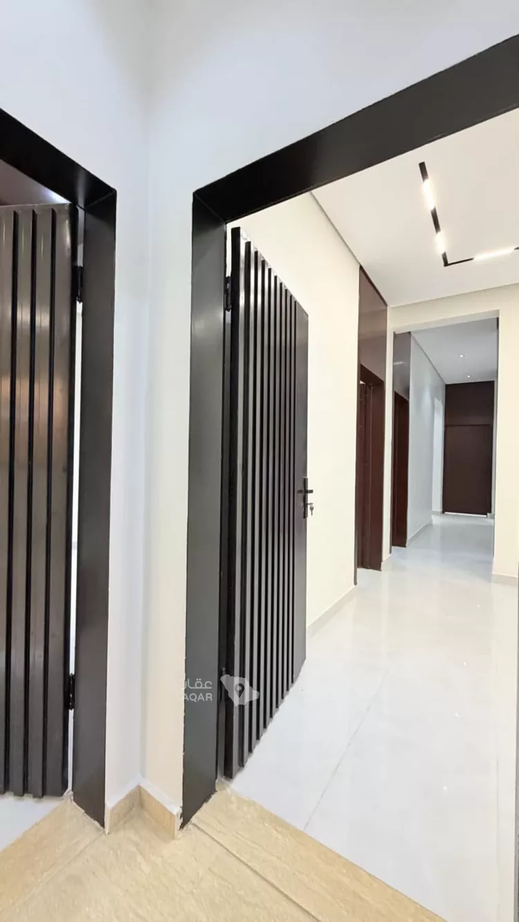 دور للبيع في شارع ابن حميد, حي العزيزية, مدينة الرياض, منطقة الرياض 7