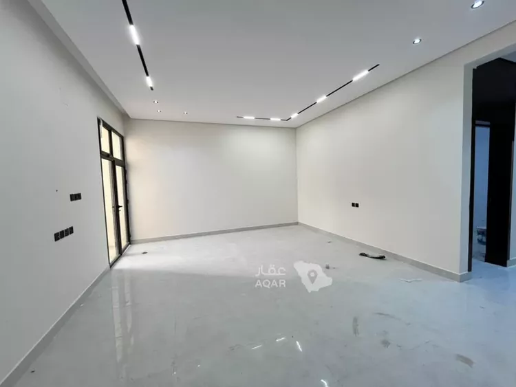 دور للبيع في شارع رصيص, حي العزيزية, مدينة الرياض, منطقة الرياض 8