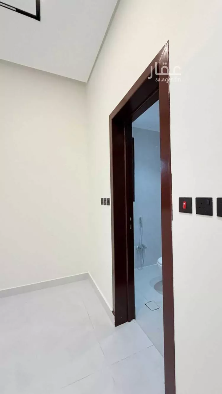 دور للبيع في شارع ابن أمامة, حي العزيزية, مدينة الرياض, منطقة الرياض