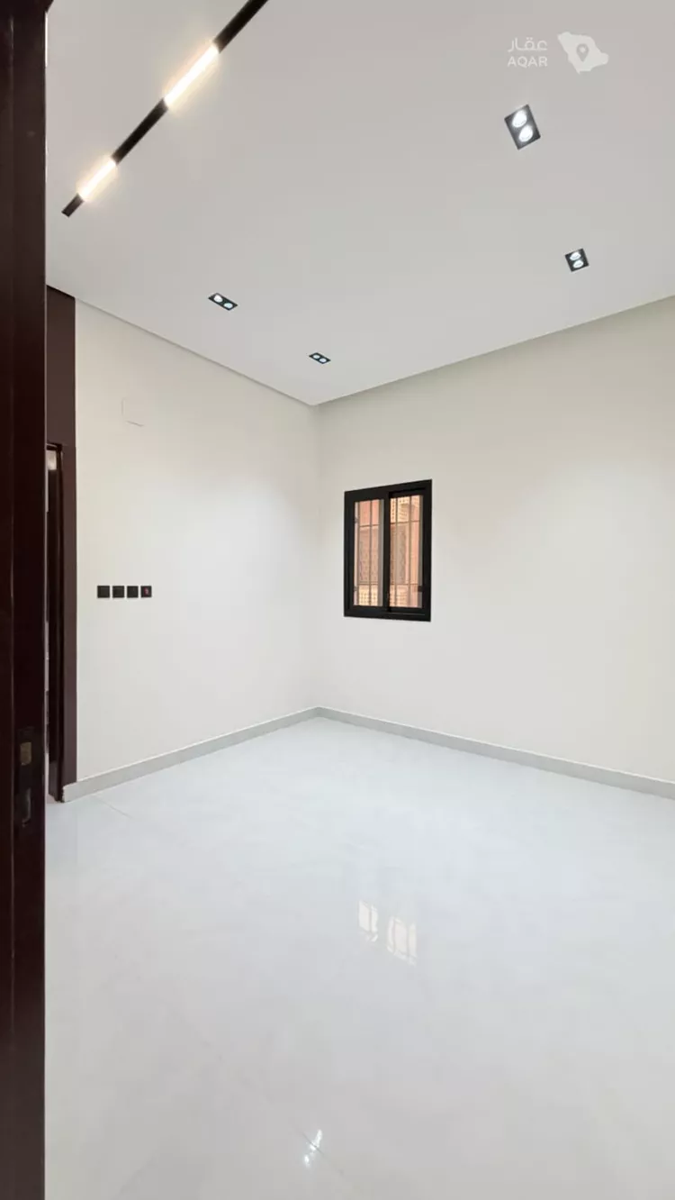 دور للبيع في شارع ابن حميد, حي العزيزية, مدينة الرياض, منطقة الرياض 9