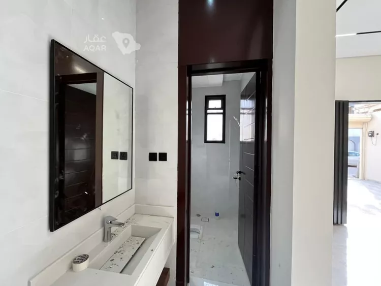 دور للبيع في شارع رصيص, حي العزيزية, مدينة الرياض, منطقة الرياض 6