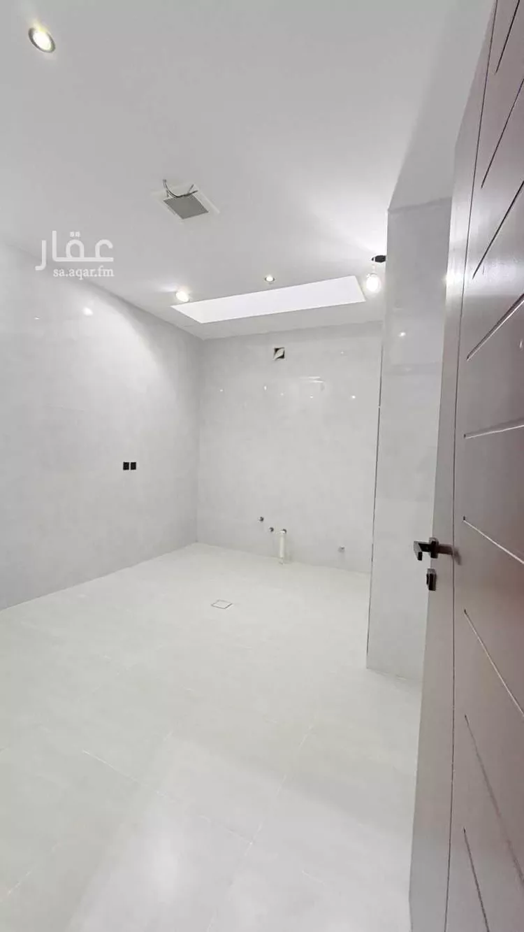 دور للبيع في شارع ابن أمامة, حي العزيزية, مدينة الرياض, منطقة الرياض صورة 2