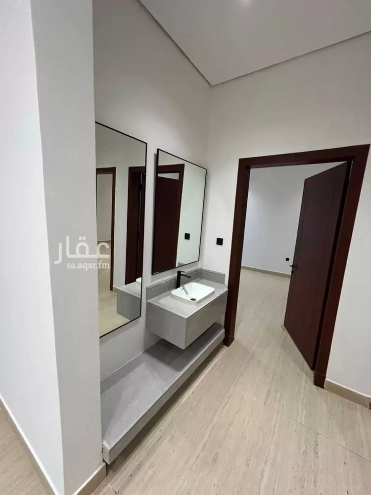 Floor for Sale in Riyadh Al Janadriyah صورة 3