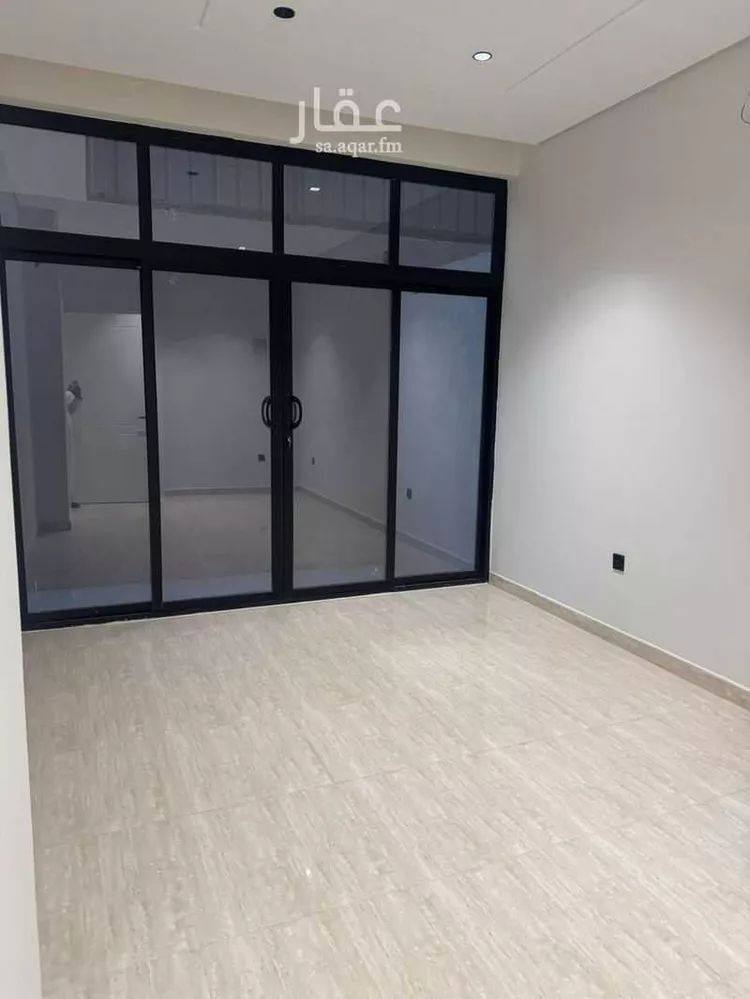 شقة للبيع في شارع عبدالله بن جعفر, حي عكاظ, مدينة الرياض, منطقة الرياض 1 صورة