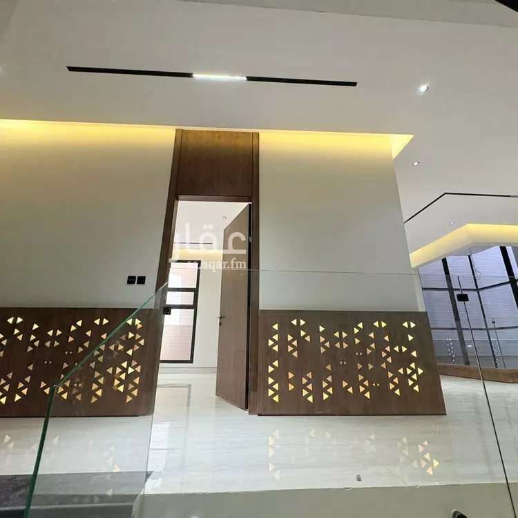 فيلا للبيع في شارع قطب الدين بن السلطان, حي المهدية, مدينة الرياض, منطقة الرياض صورة 2