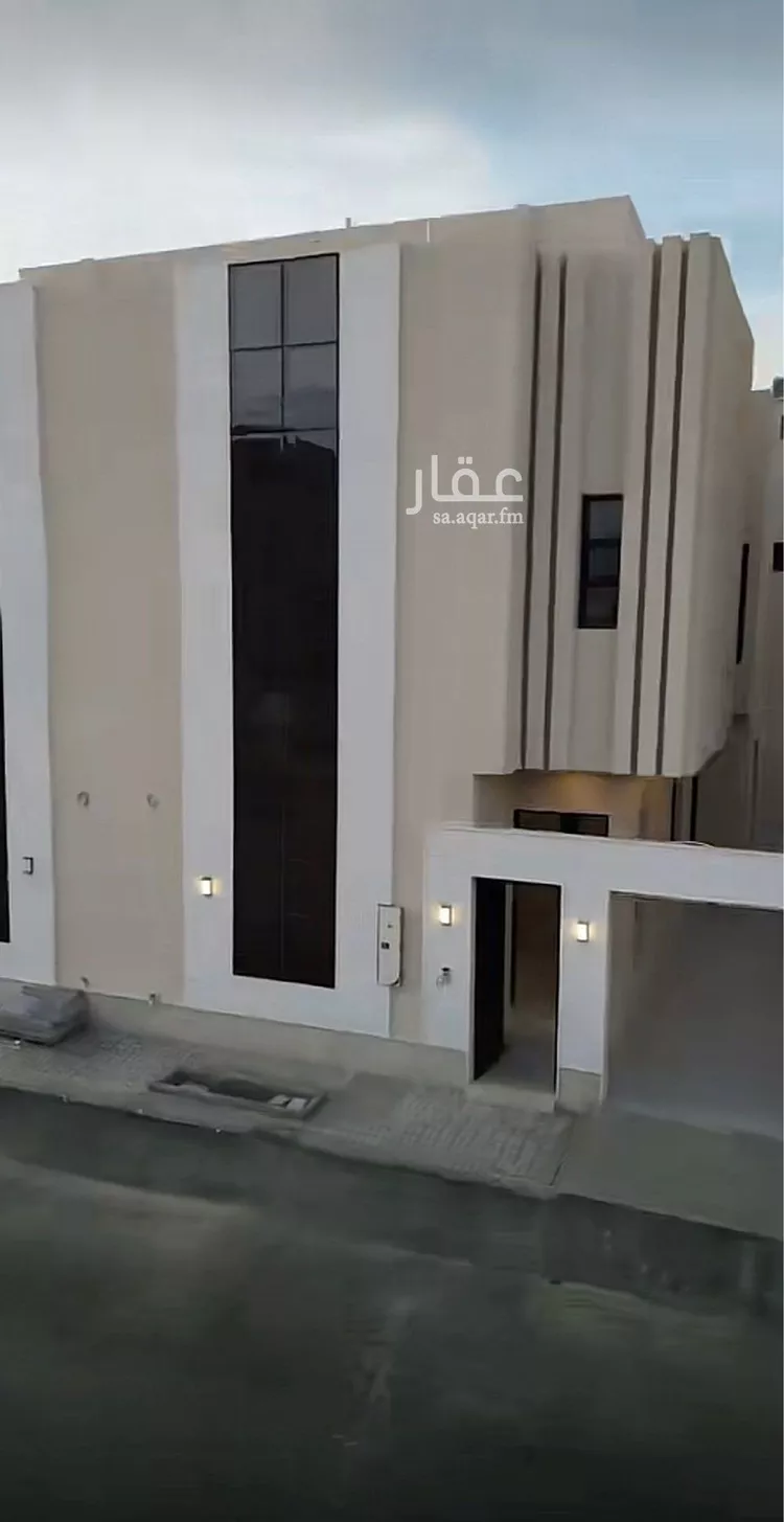 فيلا للبيع في شارع قطب الدين بن السلطان, حي المهدية, مدينة الرياض, منطقة الرياض صورة 4